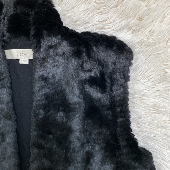 Loft Faux Fur & Knit Vest 💗 Black & Ivory - Picture 7 of 16